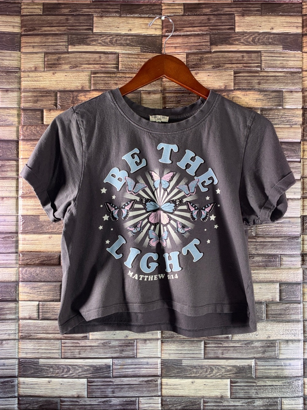 Pre Owned Good Vibes Only Be The Light Graphic Tee - Butterfly Design - Small